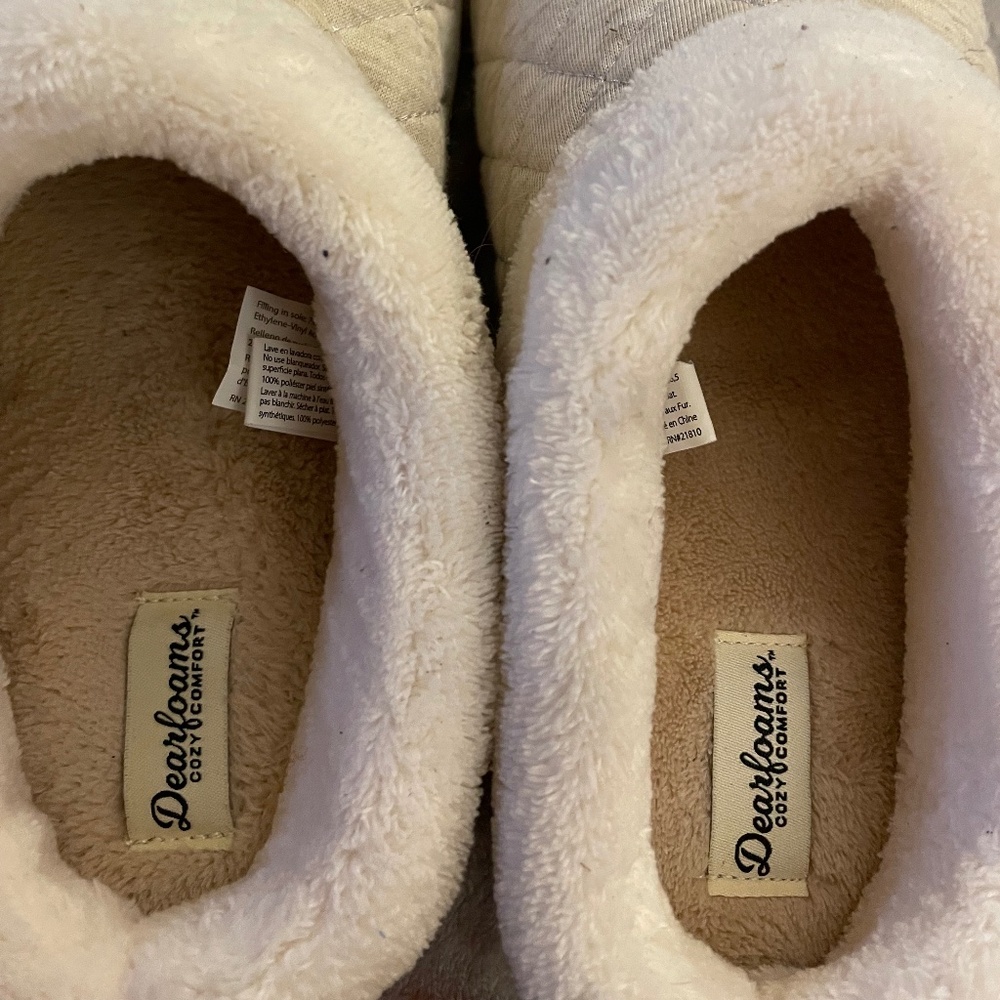 Slippers Size 9-10 - Picture 2 of 3